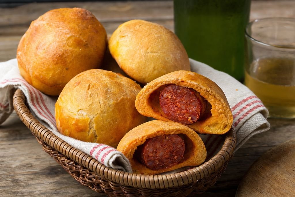 Bollos prenaos asturianos