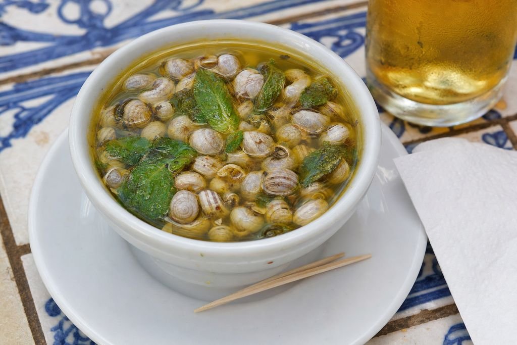 Caracoles en caldo cordobeses