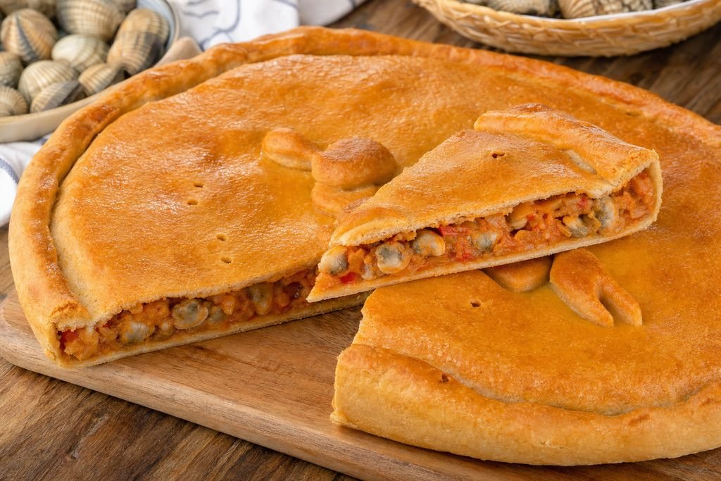 Empanada de berberechos gallega