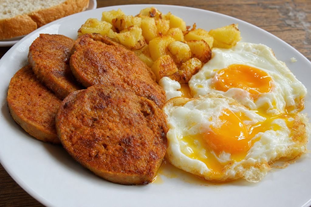 Farinato salmantino con huevos