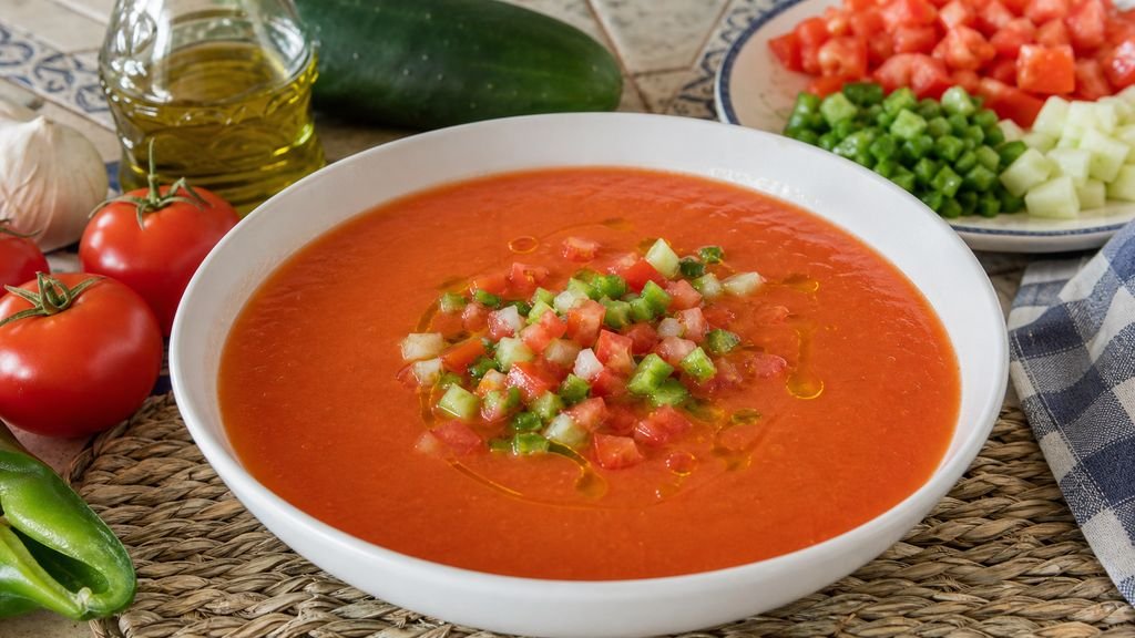 Gazpacho andaluz tradicional