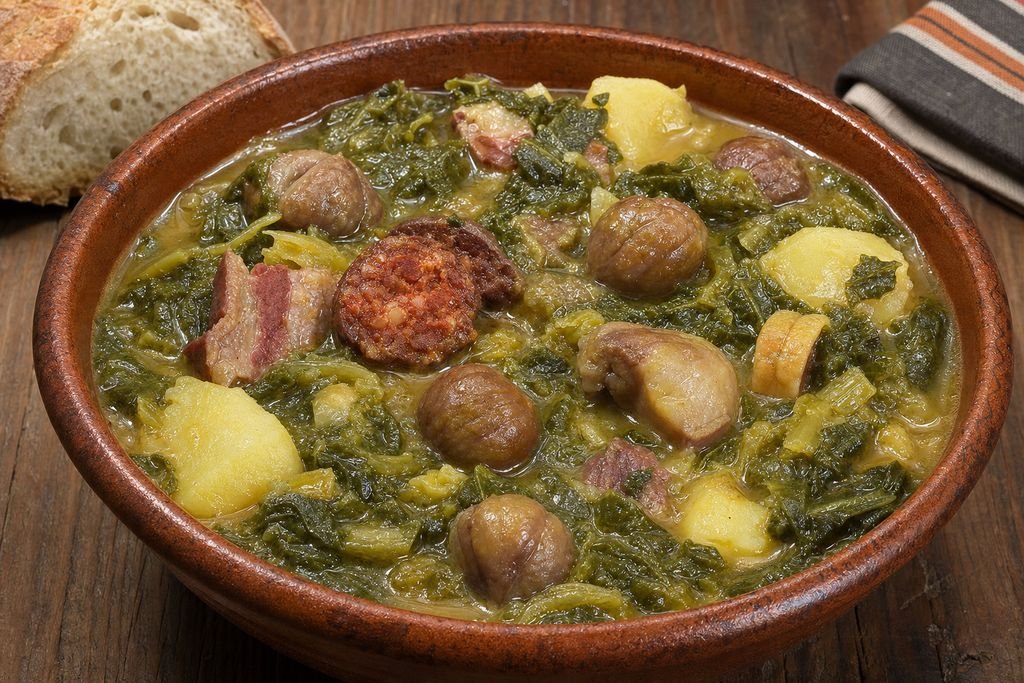 Pote de castañas asturiano